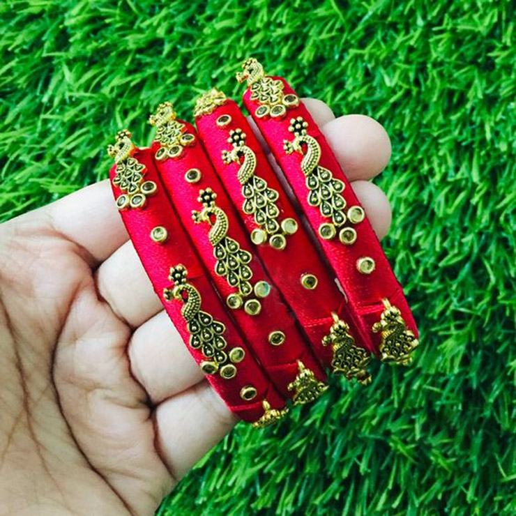 Artistic Lac Bangle Set Design