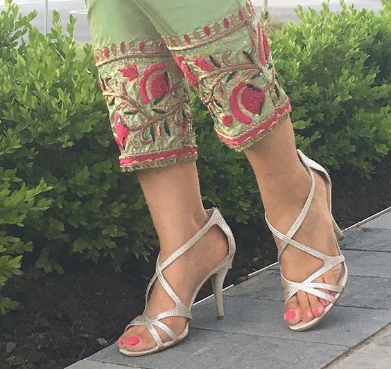 Floral Embroidered Mohri Design