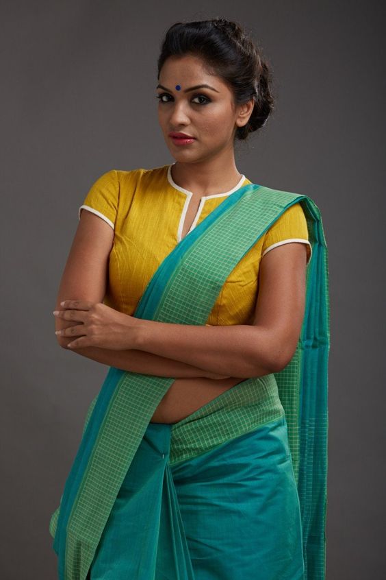 Green Cotton Silk Saree With Contrast Blouse Design