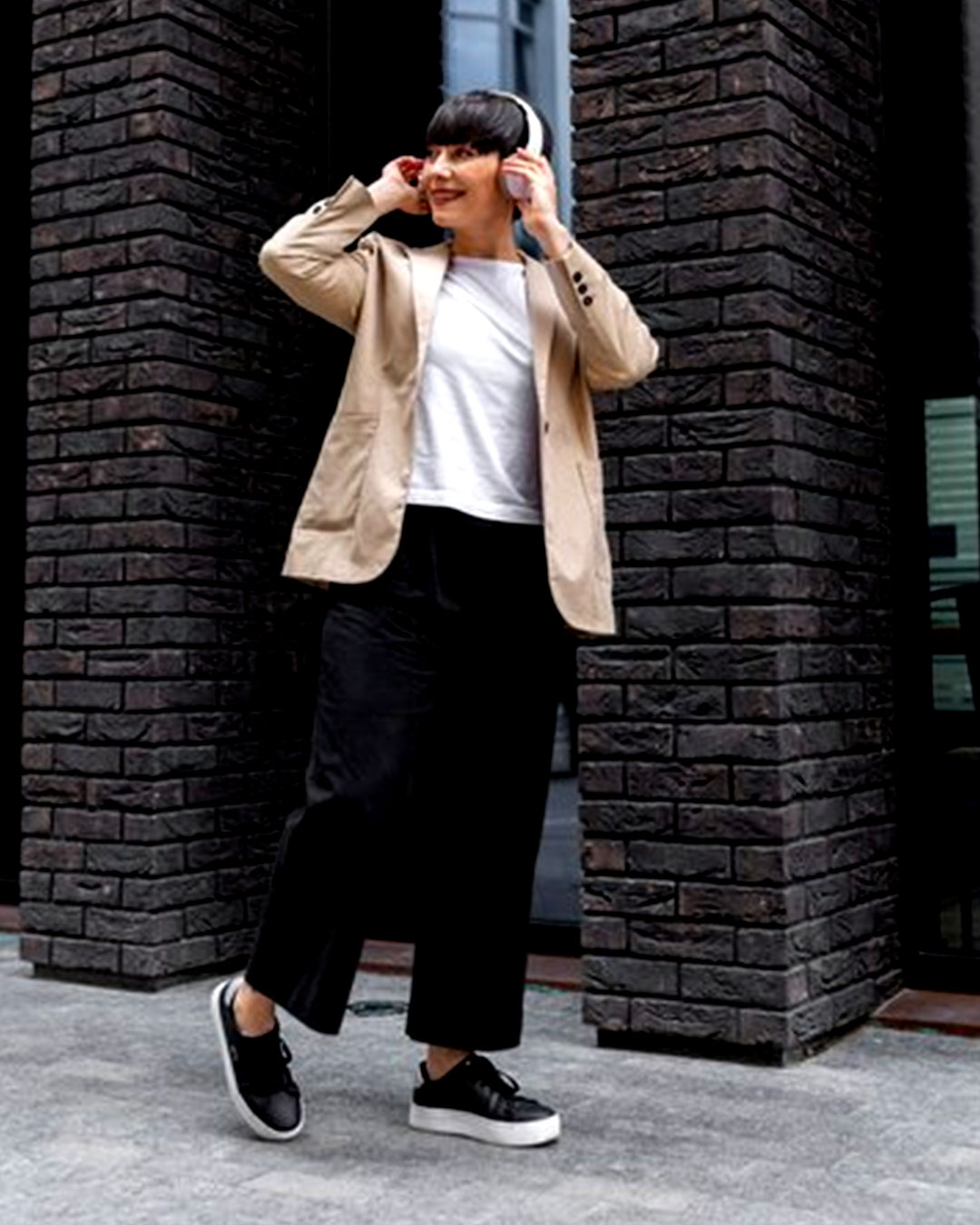 How to Style Oversized Clothes