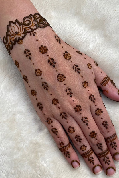 Minimal Mehndi Design