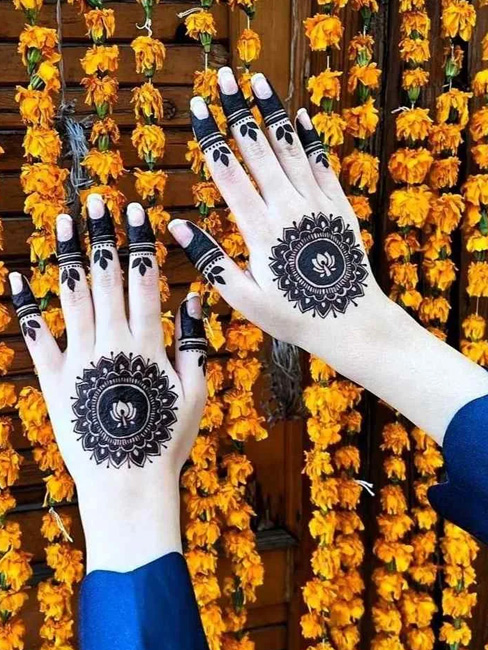 Simple Teej mehndi designs