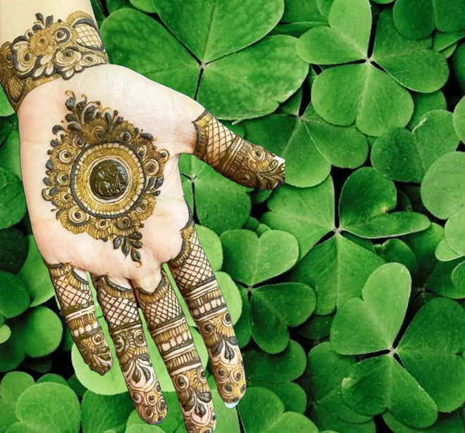 Simple gol tikki mehendi designs