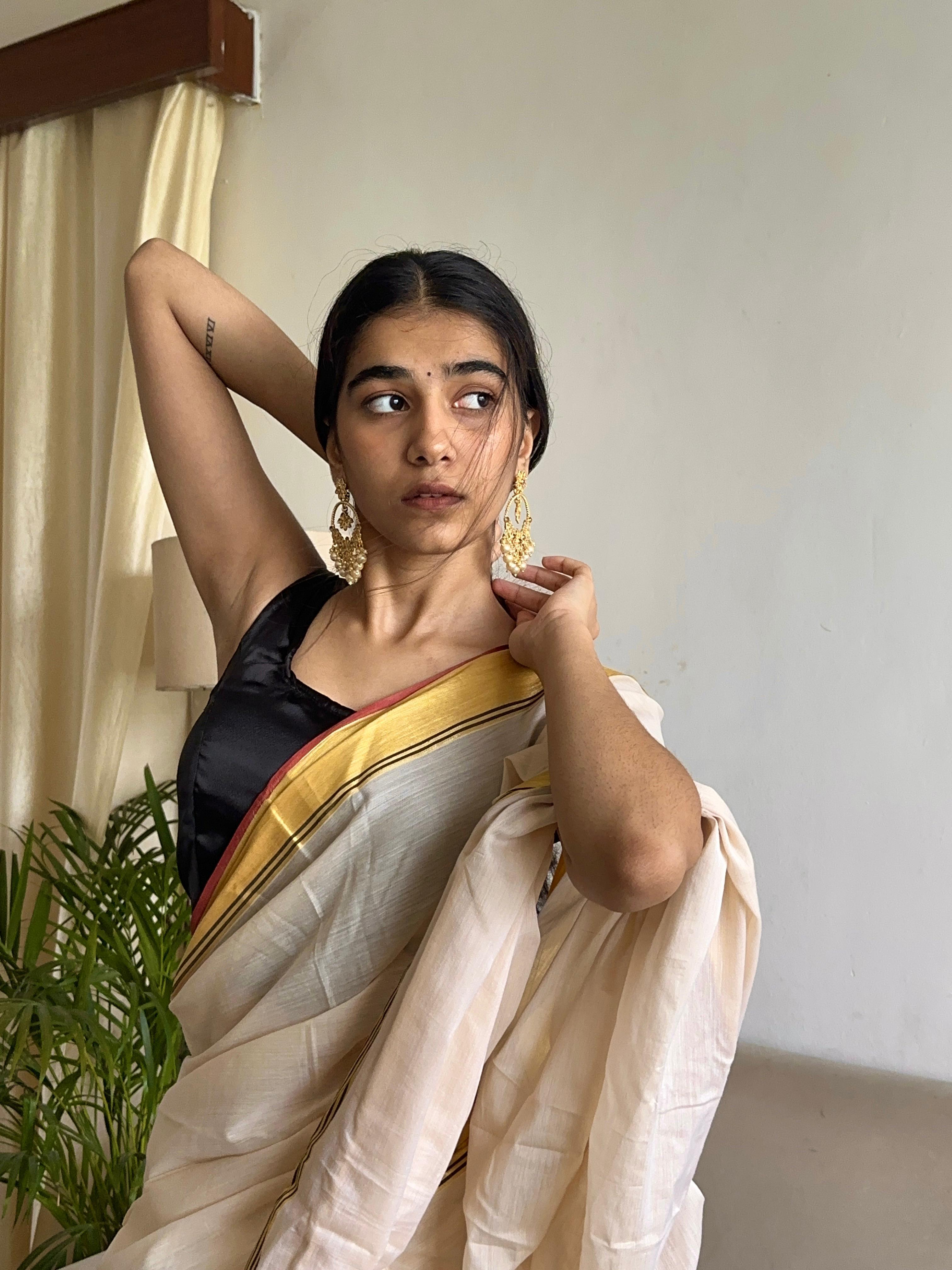 Sushmita’s Saree With Contrast Blouse