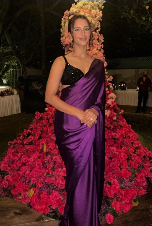 Triptii Dimri’s Partywear Satin Saree Design