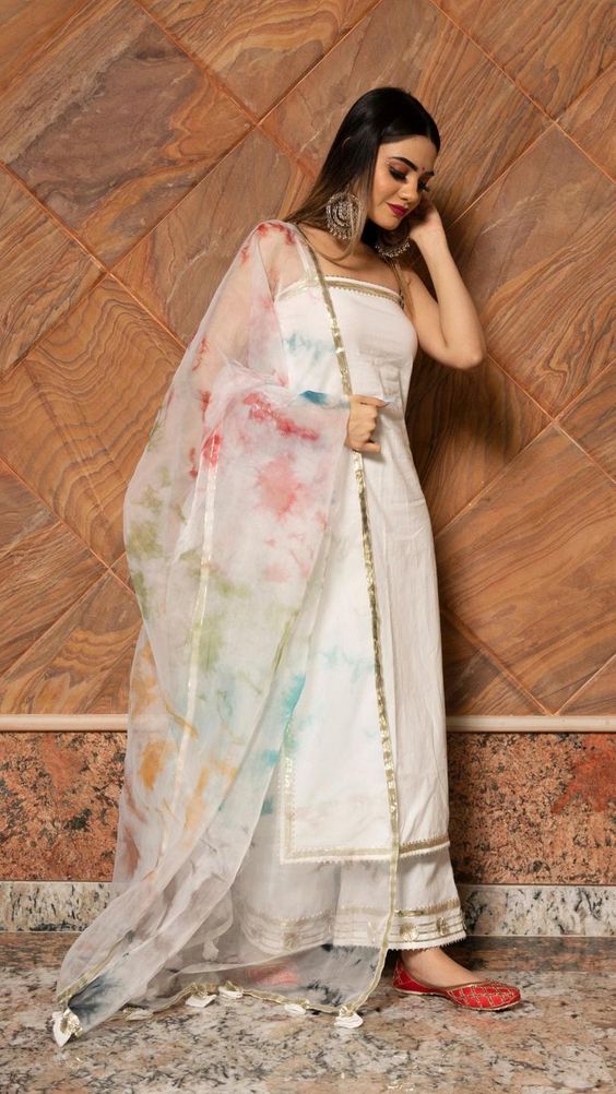 White Plain Suit With Multicolour Organza Dupatta Design