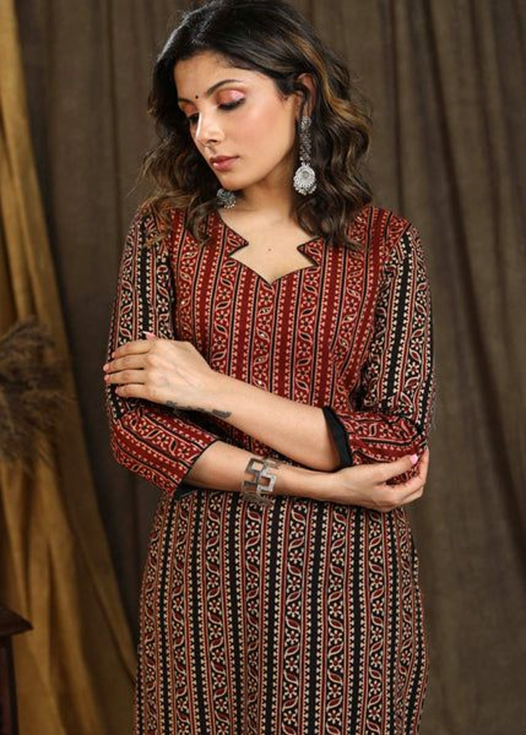 Zig Zag Neckline Design