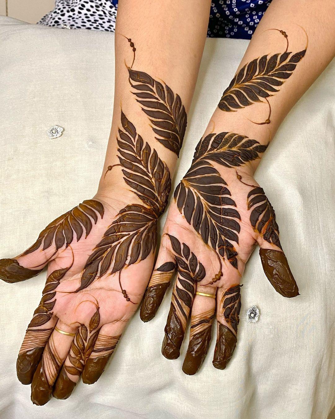 bold mehendi designs for hartalika teej