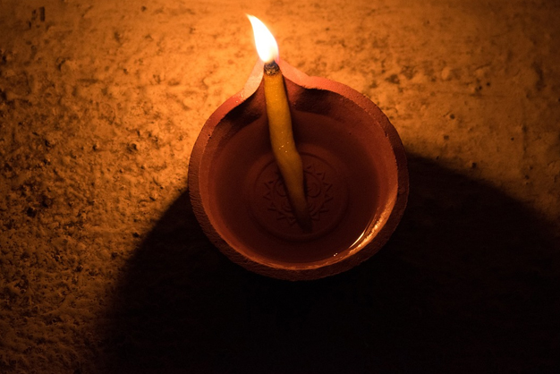 deeya lit in south direction