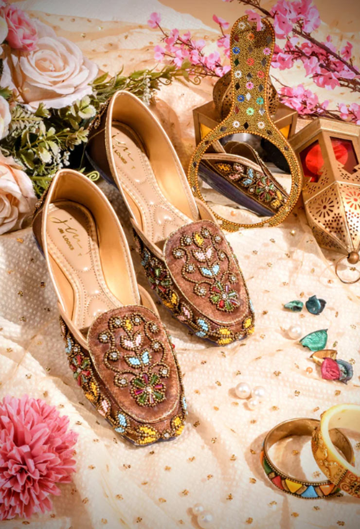 embroidery work jutti