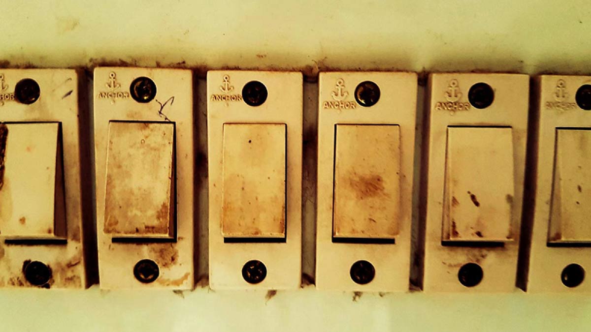 how to clean yellow stain from switch board