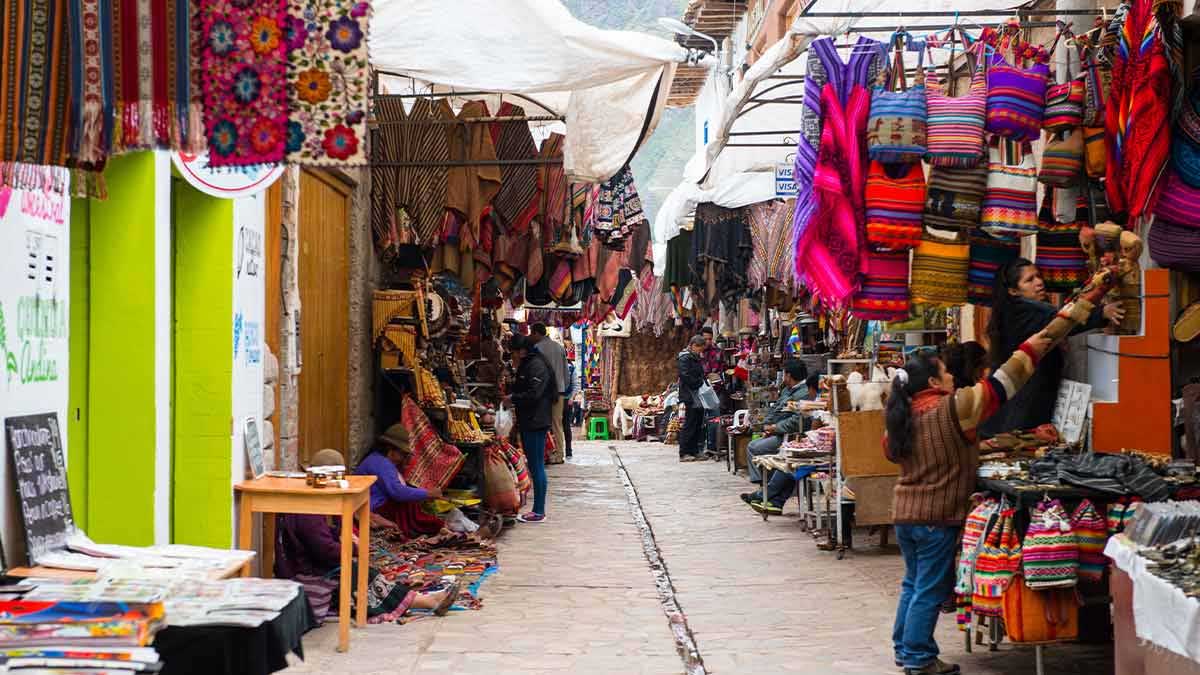 market in lucknow