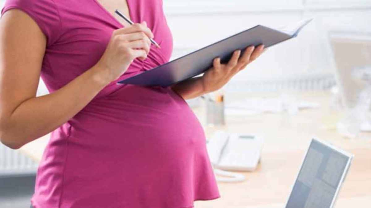 வேலையில் இருக்கும் பெண்களே.. இதோ உங்களுக்குக் கிடைக்கும் மகப்பேறு நன்மைகள் இவை தான்!