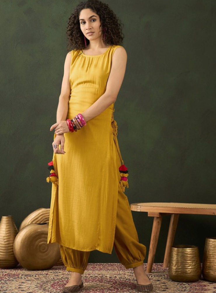 sleeveless high slit kurti