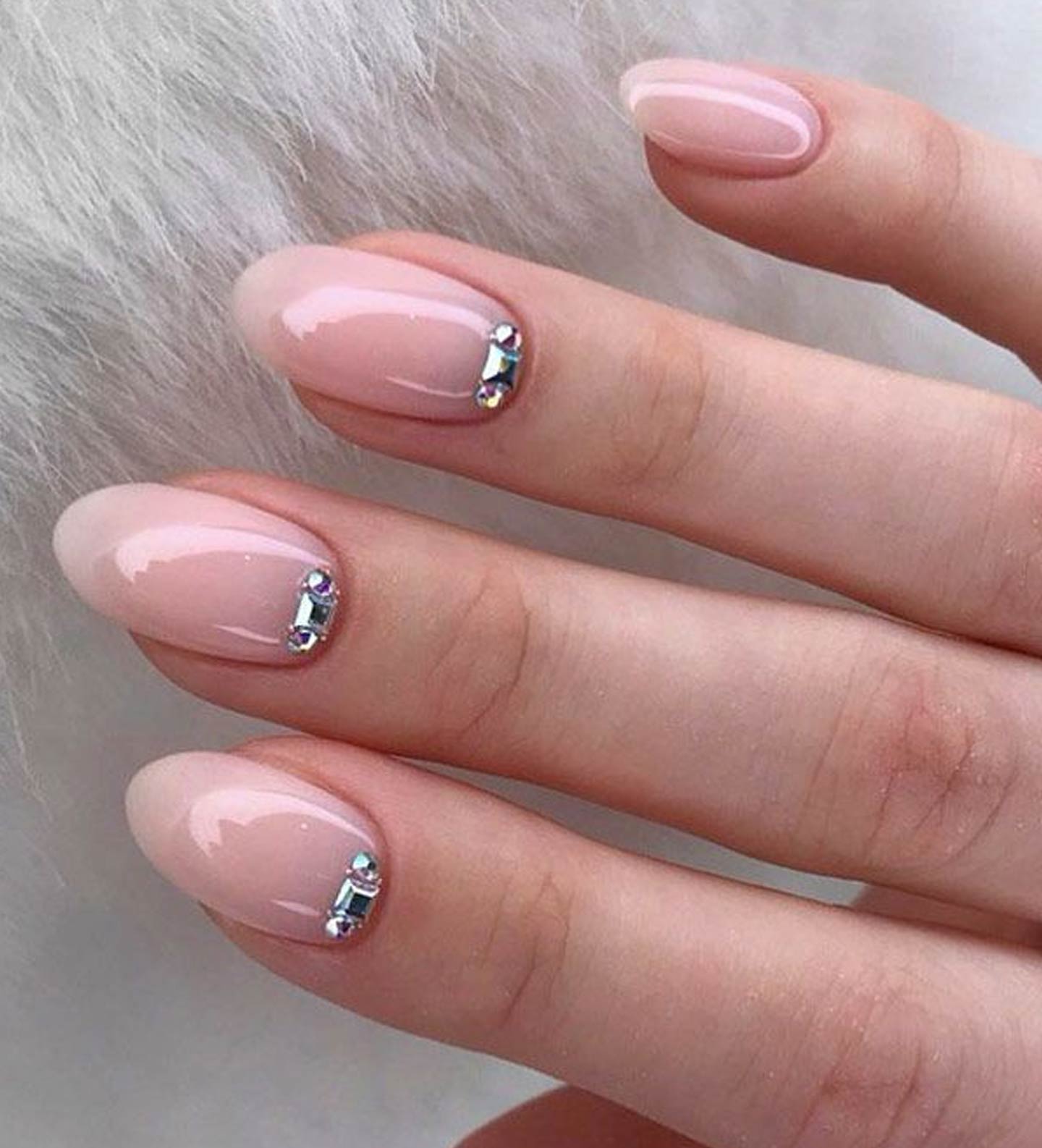 stone nails ()