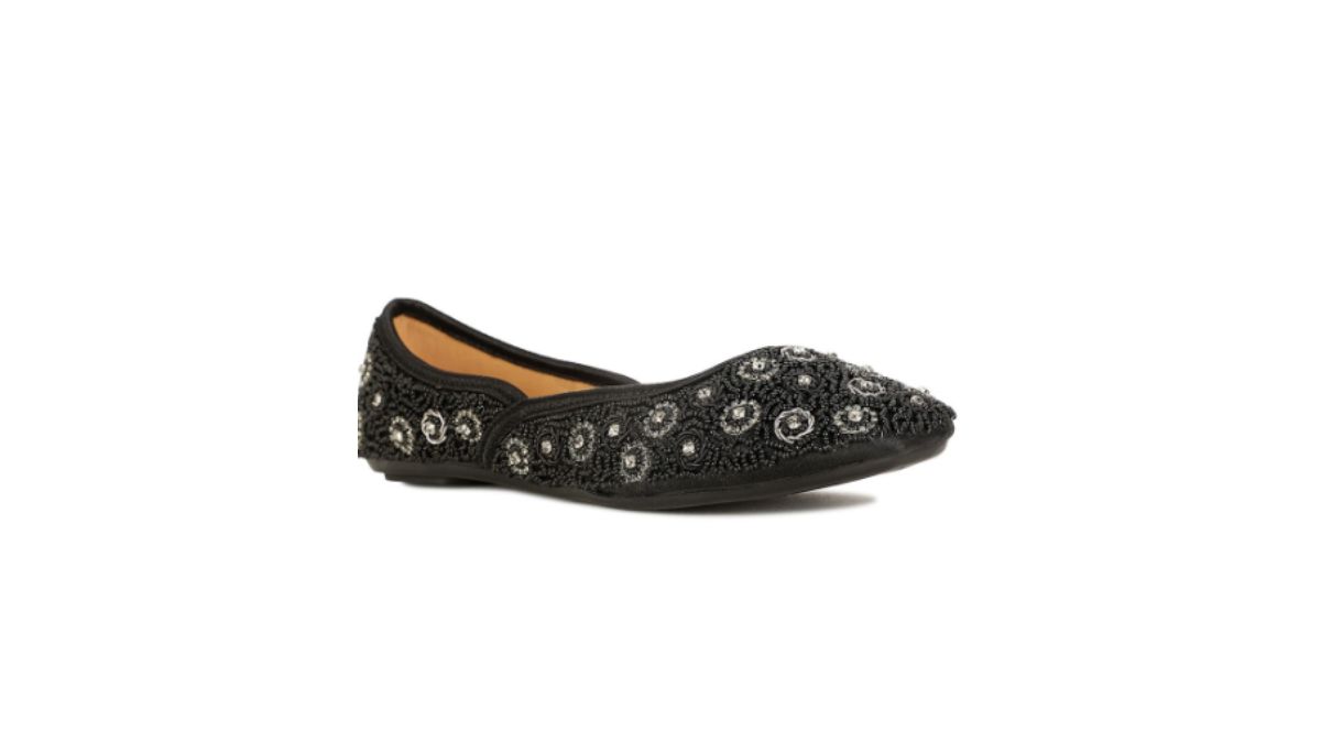 Bata Black Ethnic Fabric Embellished Mojaris
