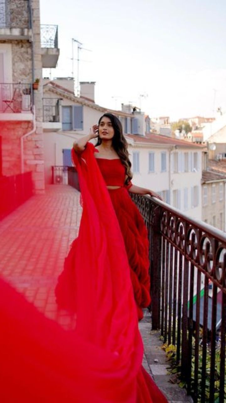 7,305 Likes, 161 Comments - shivshahi Paithani Dadar  (@shivshahi_paithani_dadar) on Instagram | Long gown design, Stylish  dresses for girls, Long dress design