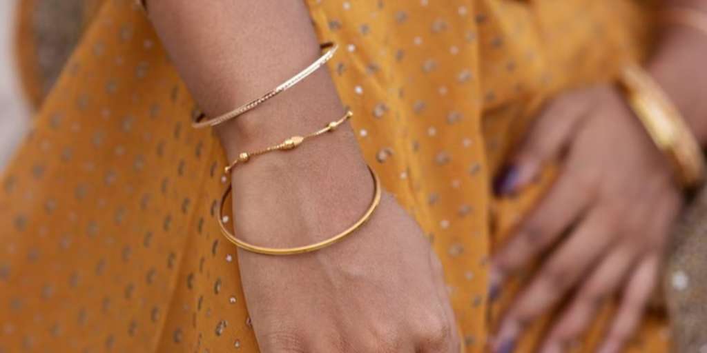 how-to-remove-tight-bangles