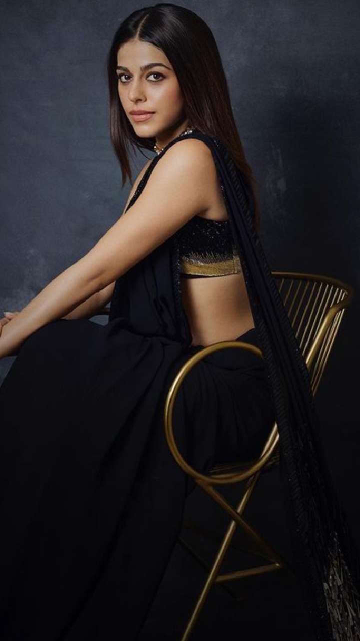 Priyanka Chopra dazzles in a black Sabyasachi saree for an event in LA;  Pics flood social media