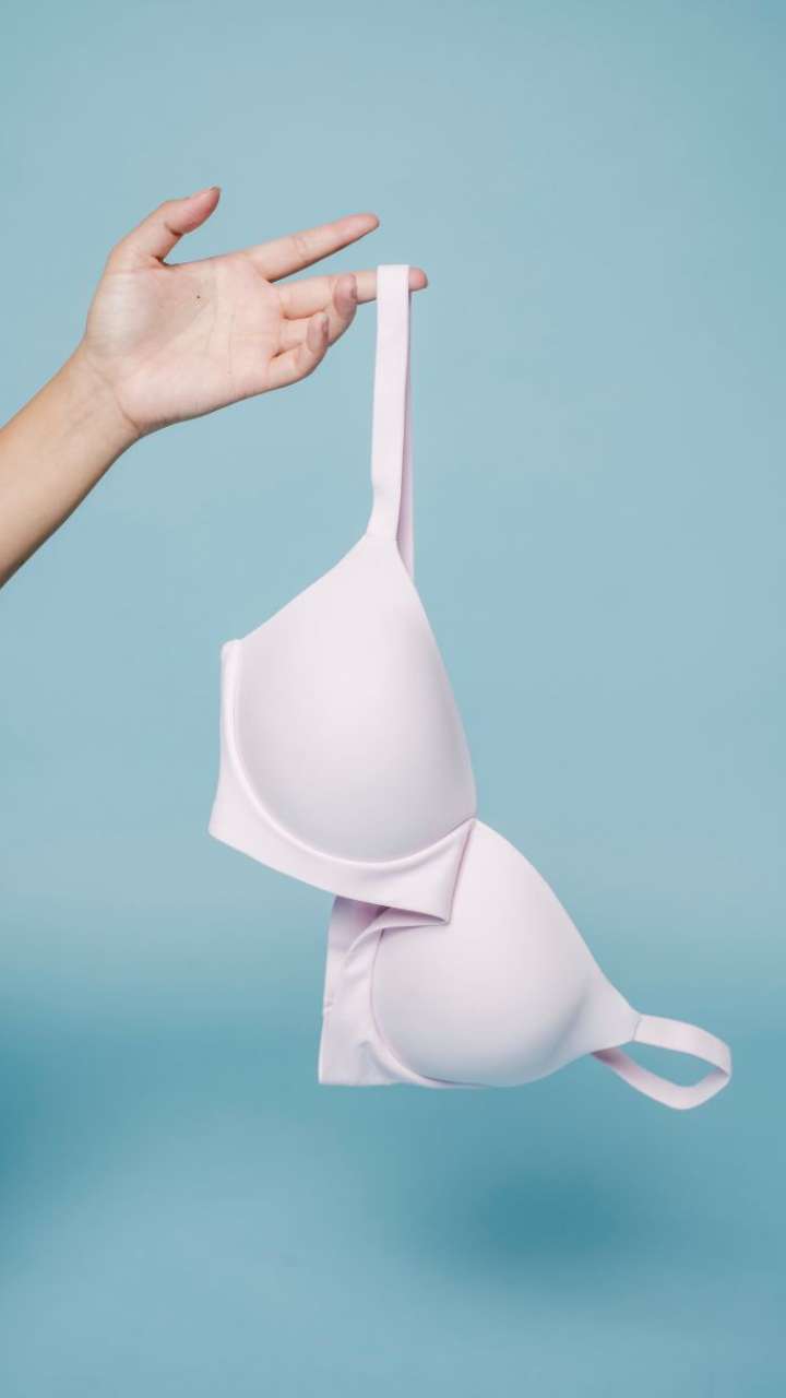 Reasons Why You Should Ditch Your Bra In Bed