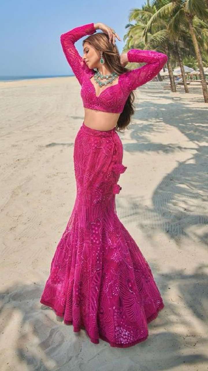 Pink mermaid cut Lehenga with tassel dupatta – Ricco India