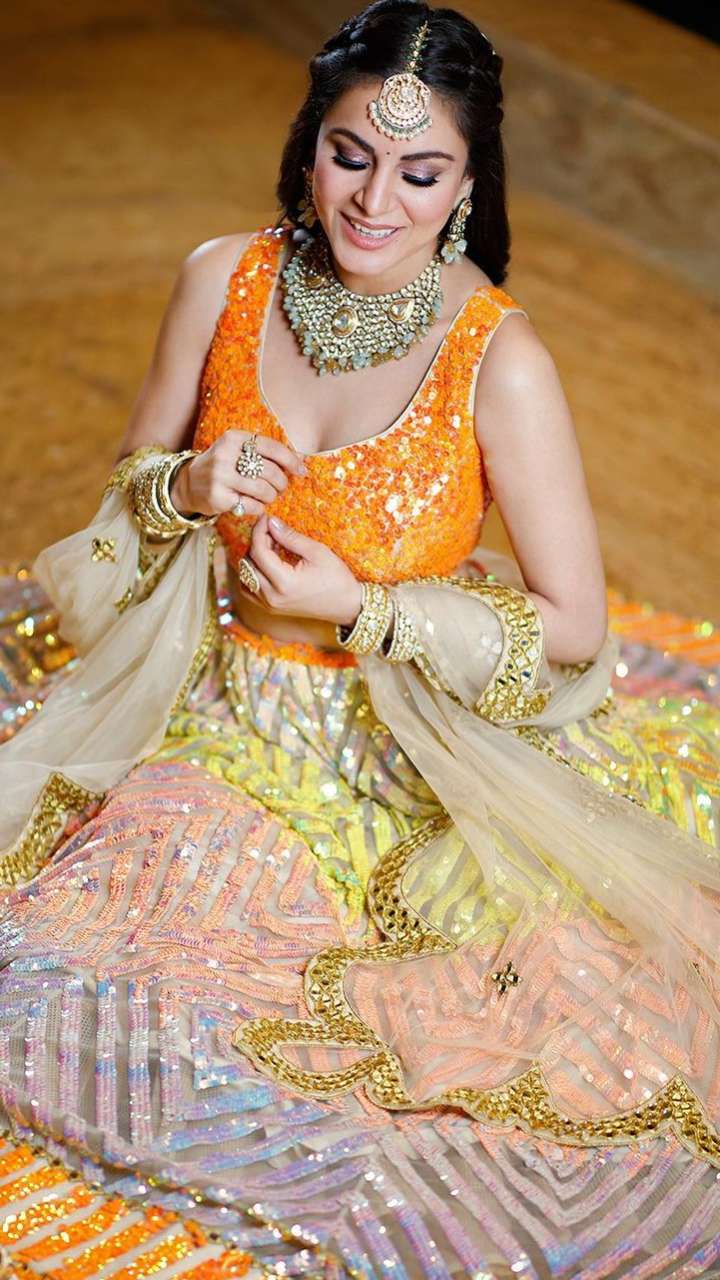 Mehndi Dress For Bride At best price - Evilato Online Shopping