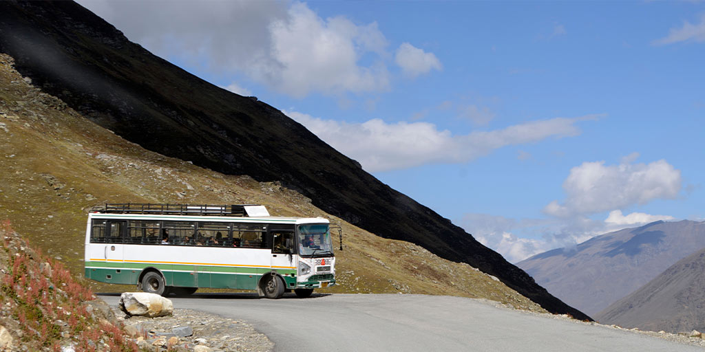 HRTC In Winter in Spiti Valley - Being Pahadi