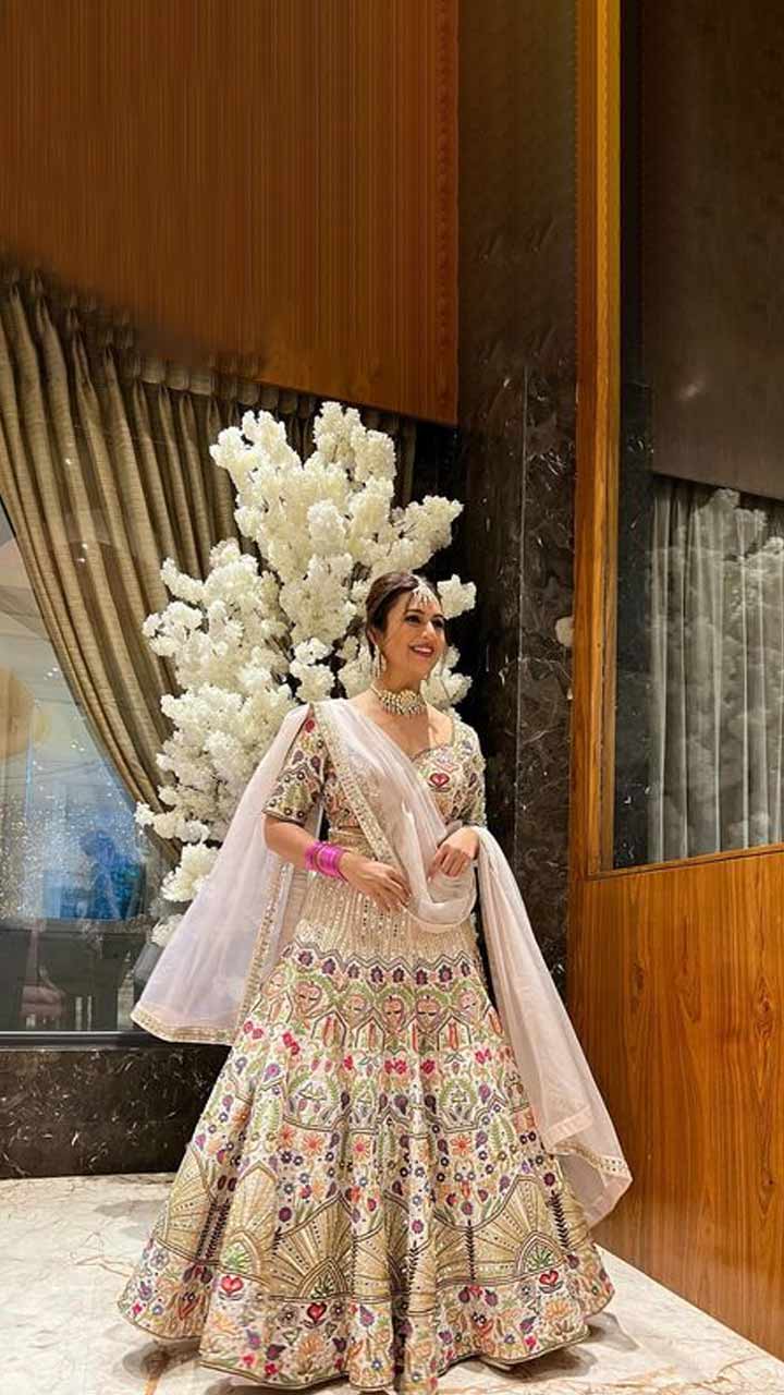 IN PICS: Gorgeous bridal outfits worn by popular TV actresses on their  wedding day | The Times of India