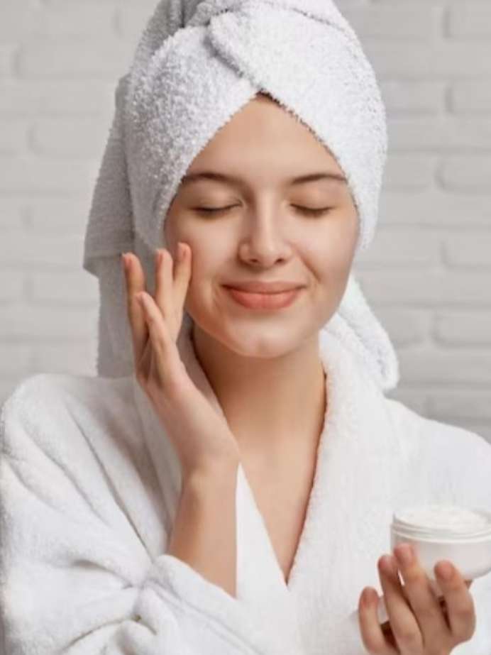 ஆரோக்கியமான சருமத்திற்கு இரவில் தூங்கும் முன் செய்ய வேண்டியவை
