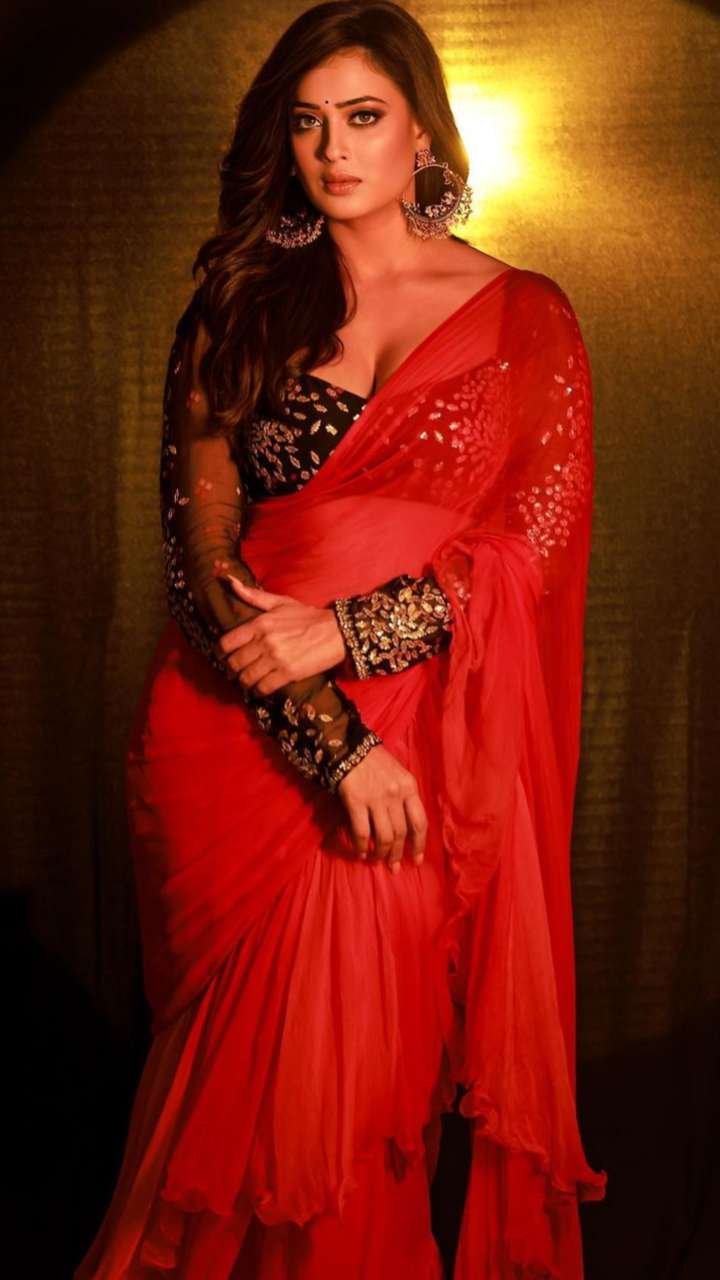 Karwa Chauth 2023: Top 5 Saree Looks Inspired by Divya Khosla Kumar To  Leave Him Awestruck!