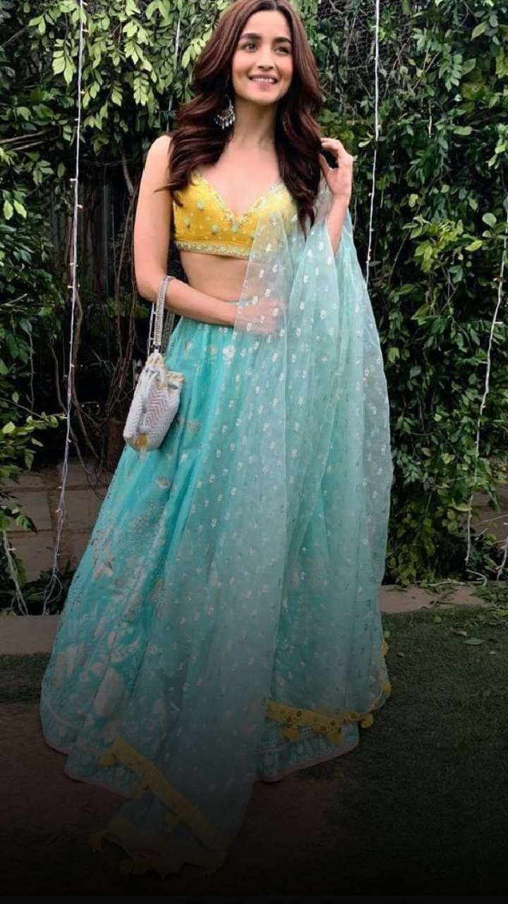 Alia Bhatt To Janhvi Kapoor, 10 Bollywood Actresses Who Looked Stunning In  Banarasi Silk Lehengas