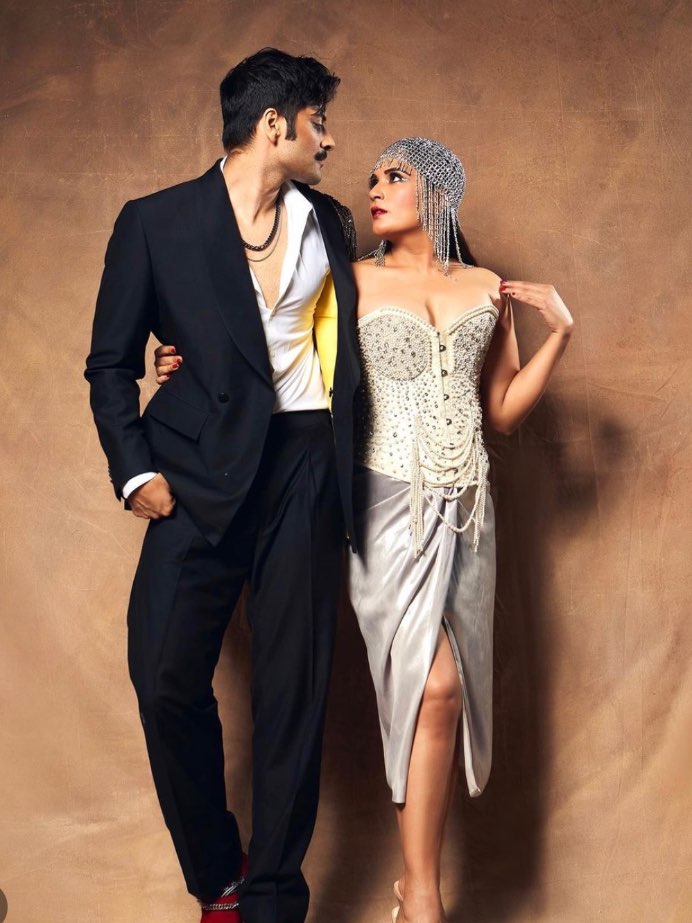 Must-have Couple Poses for an Indian Wedding Album