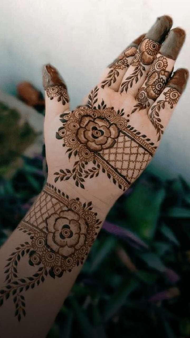 Beautiful Mehndi Design by @fidahenna 🖤✨ | Instagram