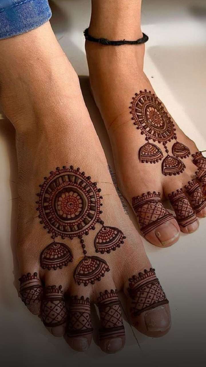 Simple Feet Henna Appointment – Raida Henna