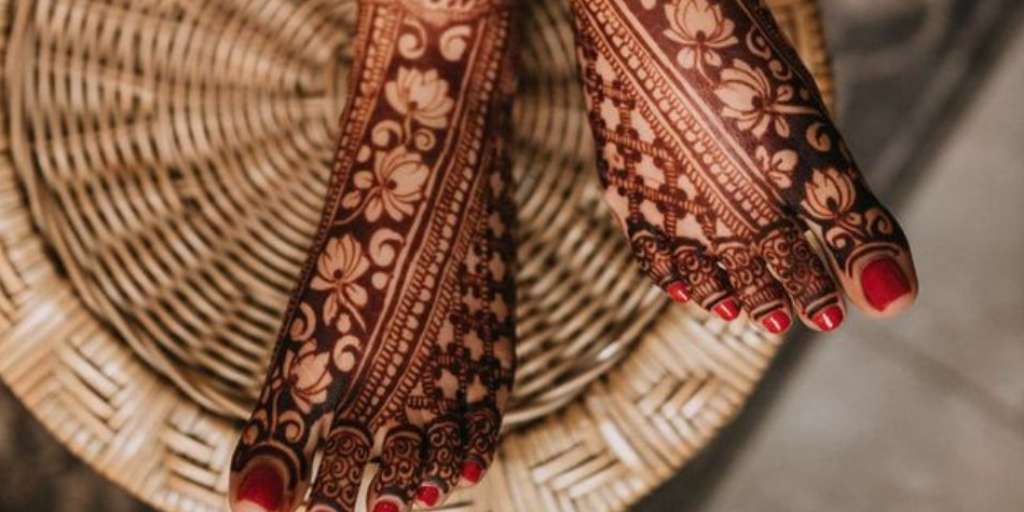 chetan panchal on Instagram: “Karwachouth 2018 #mehndi #Mehandi #henna  #Happyclients #Des… | Wedding mehndi designs, Beautiful mehndi design,  Stylish mehndi designs