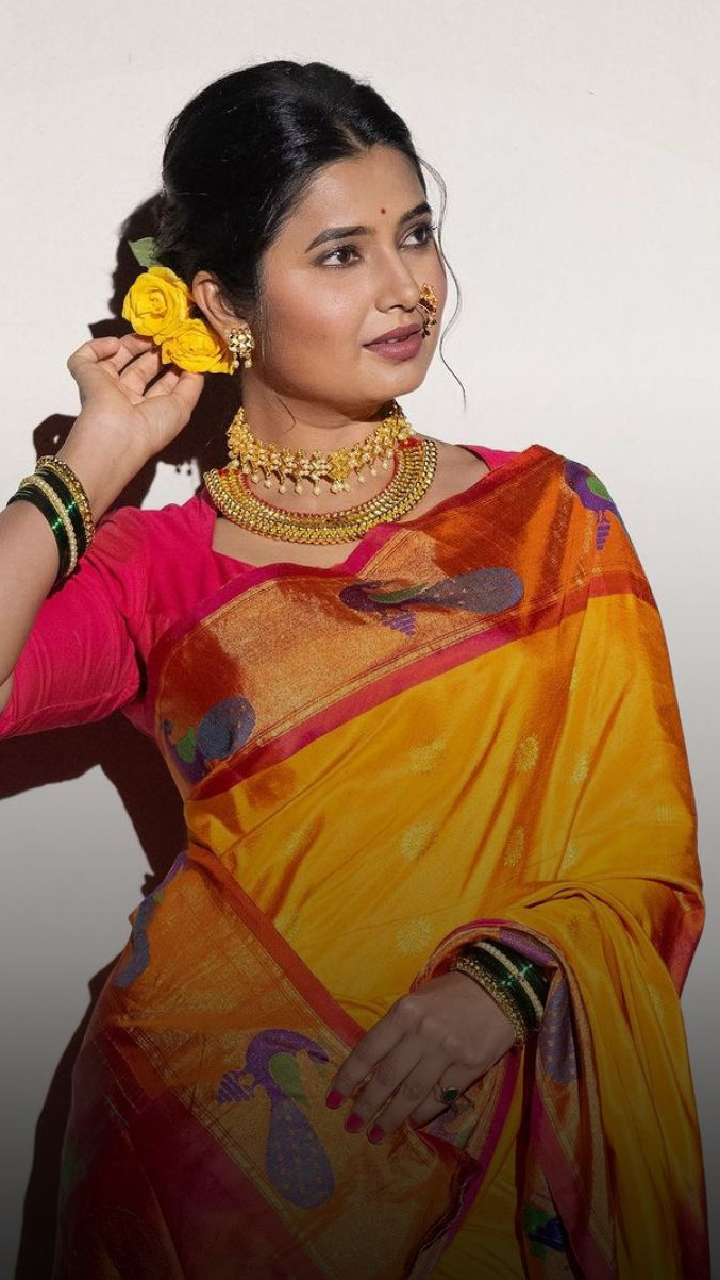 Madhuri Dixits Saree Looks That Are Ideal For Diwali Fashion