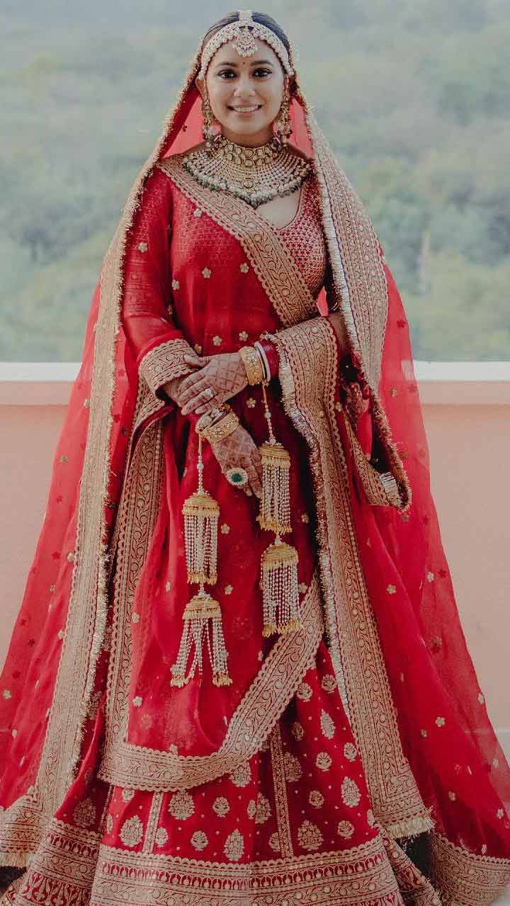 Red Bridal Lehenga With Blouse and Dupatta Indian Wedding Lehenga  Sabyasachi Lehenga Choli for Women - Etsy Denmark