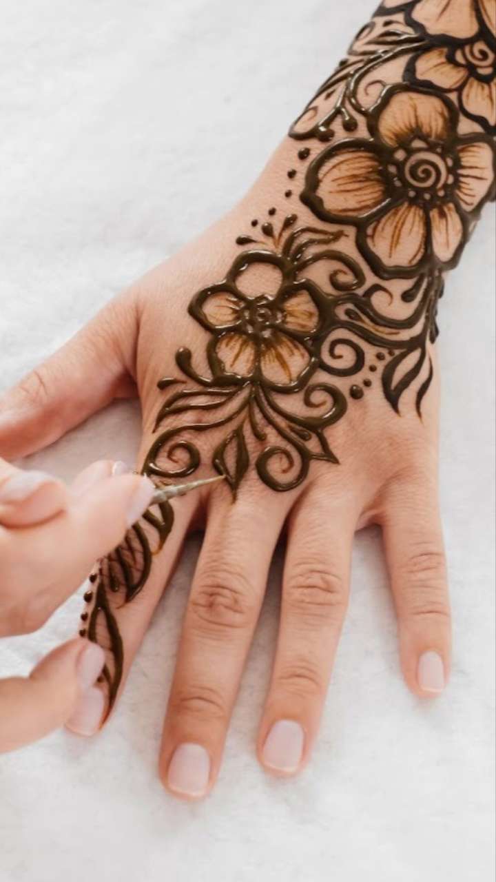 75 Latest Arabic Mehndi Designs 2023, Easy & Beautiful - Wedbook | Latest arabic  mehndi designs, Arabic mehndi designs, Beautiful arabic mehndi designs