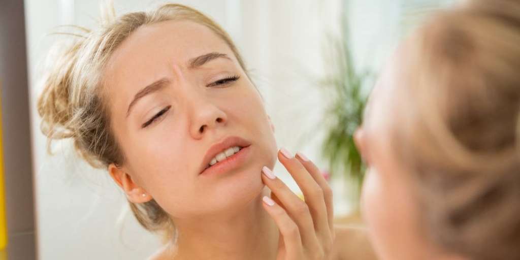 Top 5 Natural Home Remedies To Treat Dry Skin In Winter Season!