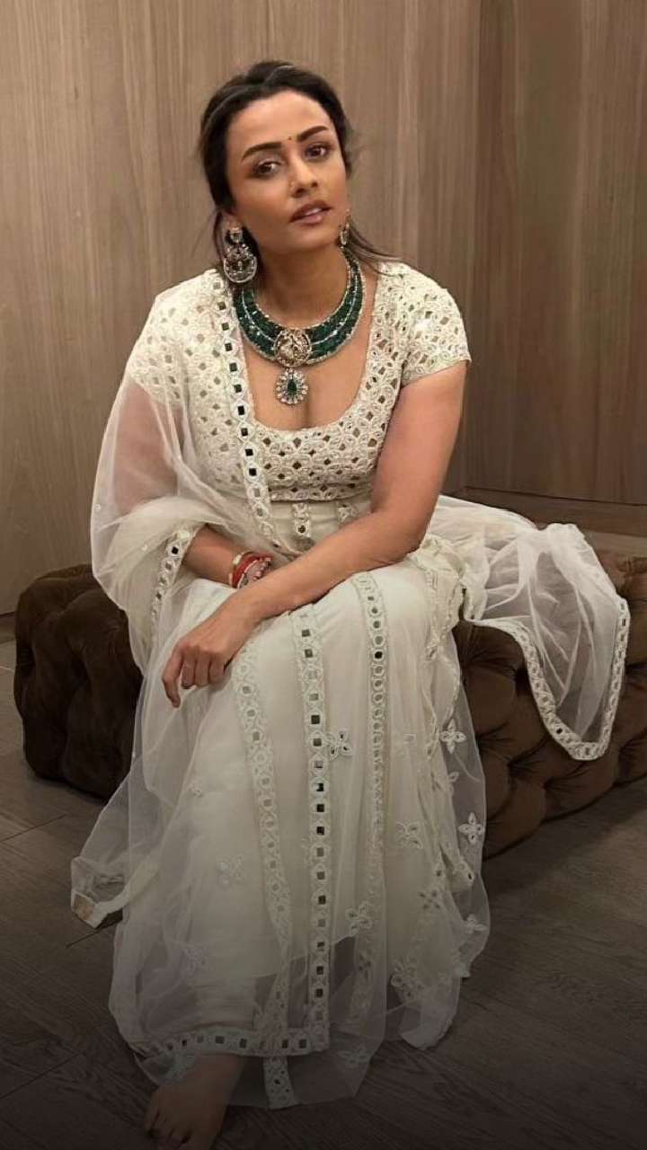సీక్రెట్ టాటూ గుట్టు విప్పిన నమ్రత.. మహేష్ బాబుతో లవ్ స్టోరీ ఎప్పుడు  మొదలైందంటే..? | Namrata Shirodkar about her first love with mahesh babu and  her tattoo - Telugu Filmibeat