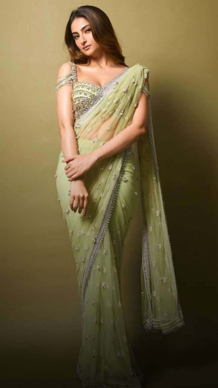 Palak Tiwari's Bewitching Saree Looks Are Picture Perfect | Saree Styling | Palak Tiwari Traditional Look | HerZindagi
