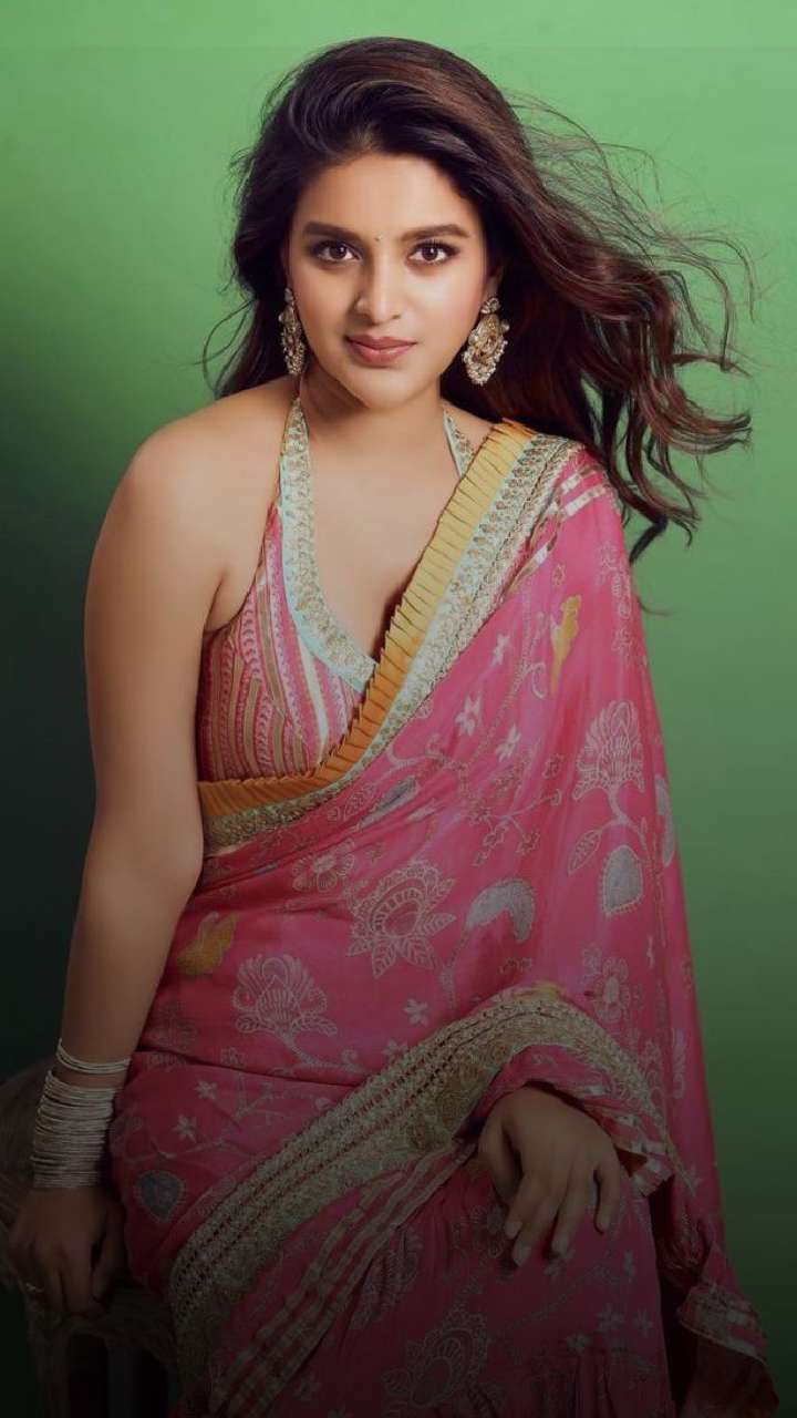 Pic Talk Tempting Hot Saree