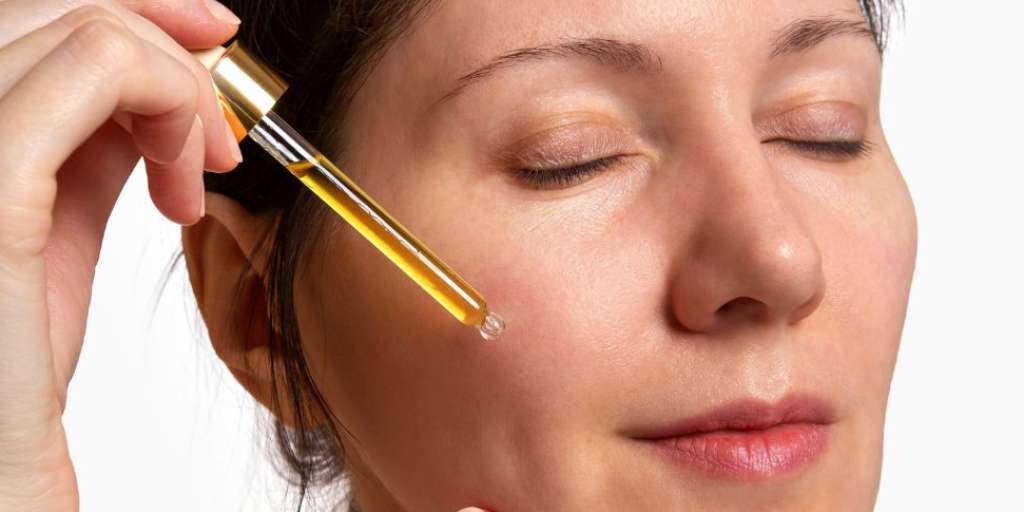 What Is The Right Age To Use Retinol Serum?