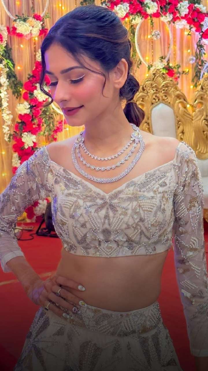 Top Tips For Rocking The Crop Top Lehengas – India's Wedding Blog