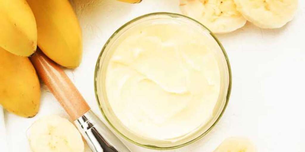 வீட்டிலேயே நேரான தலை முடியை பெற வாழைப்பழம் தயிர் ஹேர் மாஸ்க்