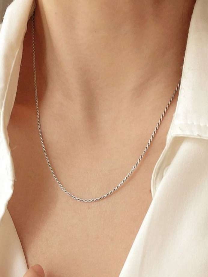 Chandi ki chain gale ki outlet