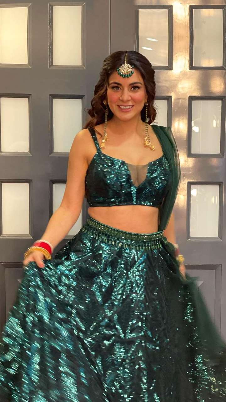 Shraddha arya shop dresses online