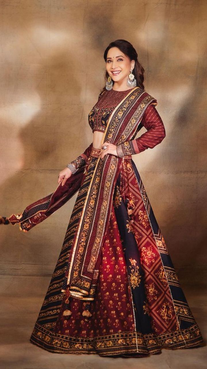 22 Stylish Mehndi Dresses for Men || Mehndi outfit ideas for groom | Bling  Sparkle