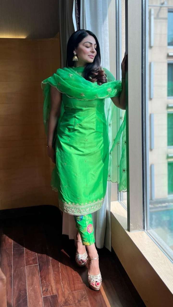 Neeru bajwa in punjabi salwar suit hotsell