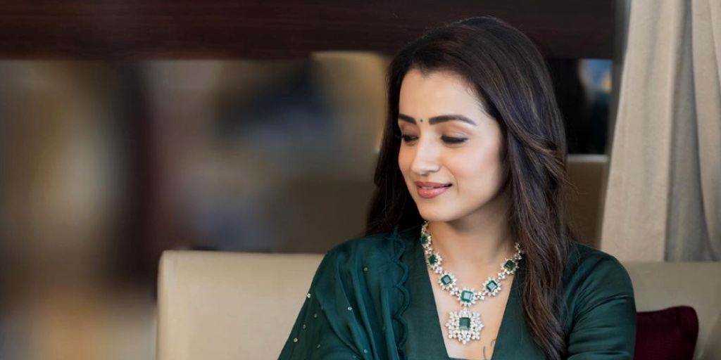 5 Best Kurta From Trisha Krishnan's Collection